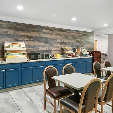 本布鲁克沃思堡贝斯特韦斯特定留Plus酒店 外观 照片